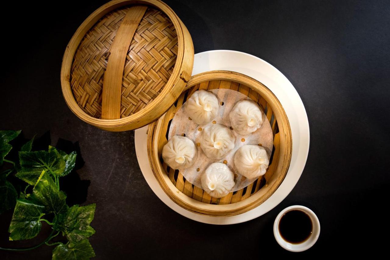 더 첸 멜버른 - 아트 시리즈 박스 힐 외부 사진 A steamer with dim sum
